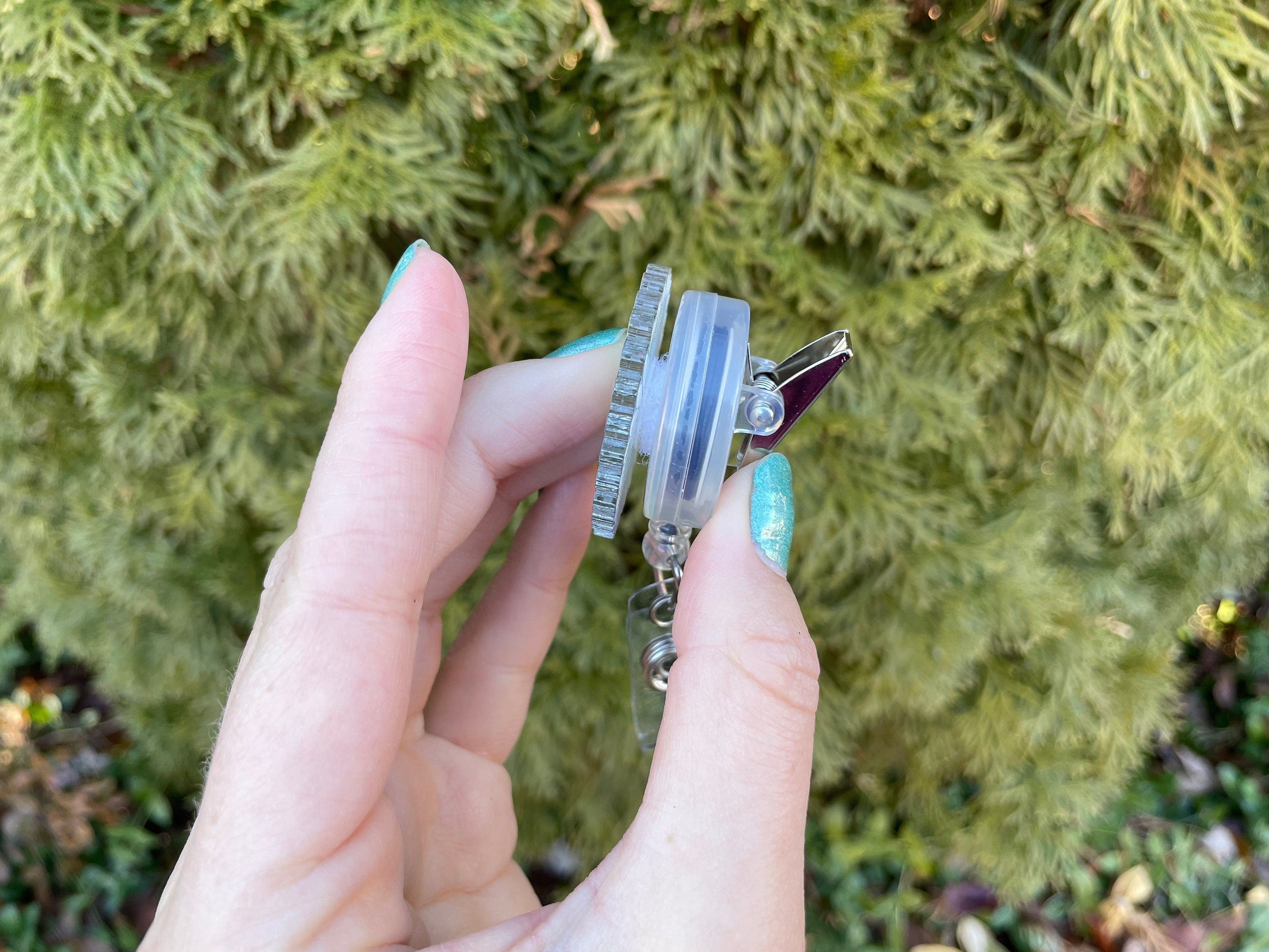 Multi-Color Cancer Sucks Daisy - Badge Reel